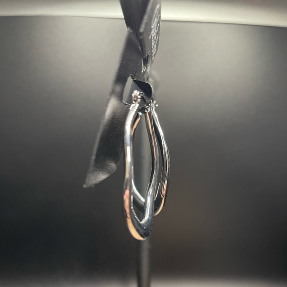 NWT- Ophelia Roe, Silver-Tone, Irregular Shaped, 2in, Hoops - Picture 5 of 9